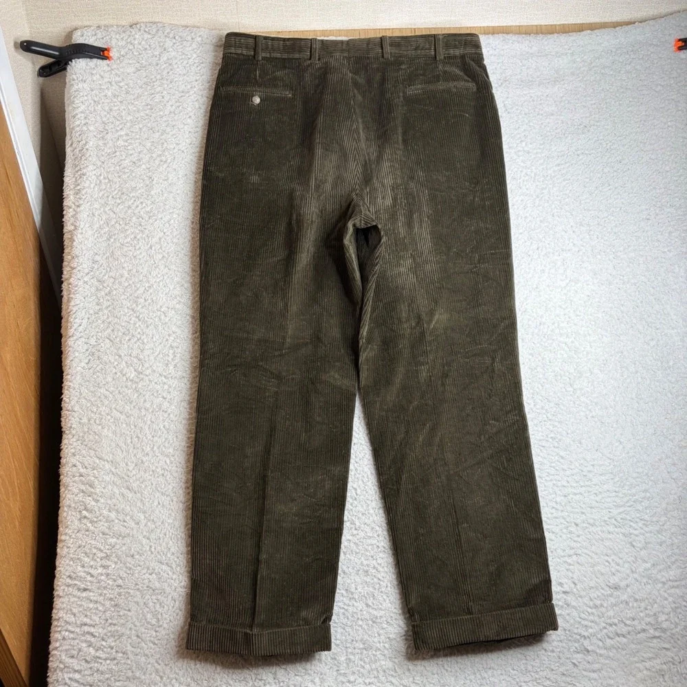Brooks Brothers Mens 38x29 Olive Green Corduroy Pleated pants Made in USA